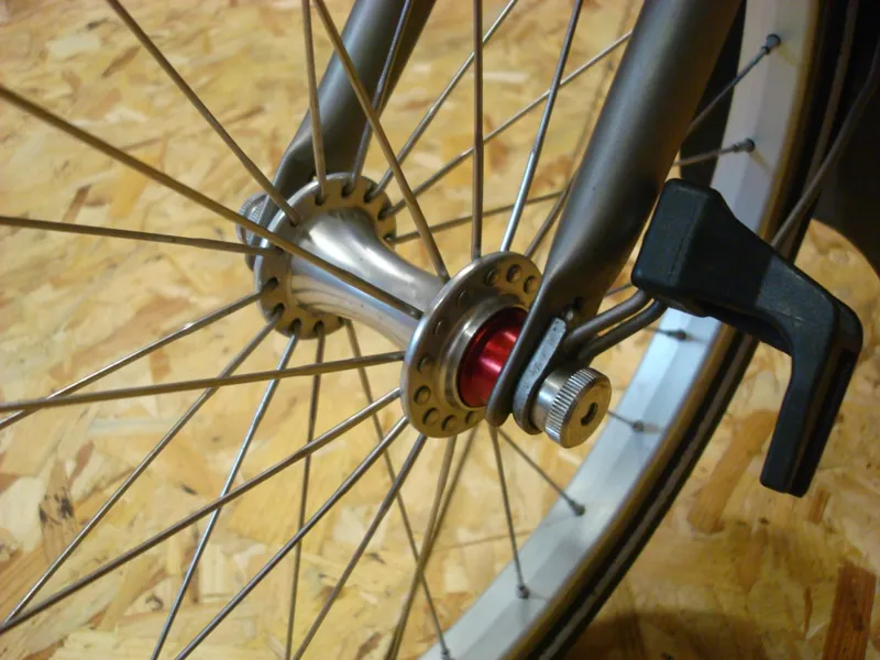 Brompton 2012 S2L-X Titanium White Ex-Demo-12