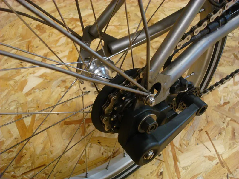 Brompton 2012 S2L-X Titanium White Ex-Demo-11