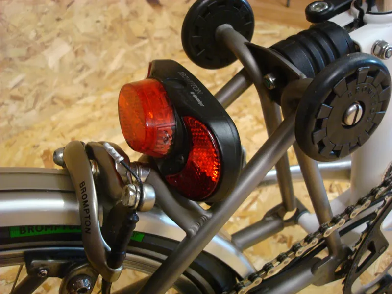 Brompton 2012 S2L-X Titanium White Ex-Demo-10