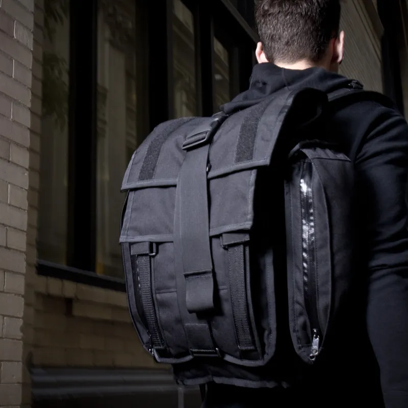 Mission Workshop R6 20 LTR Field Pack in Black Cordura-8