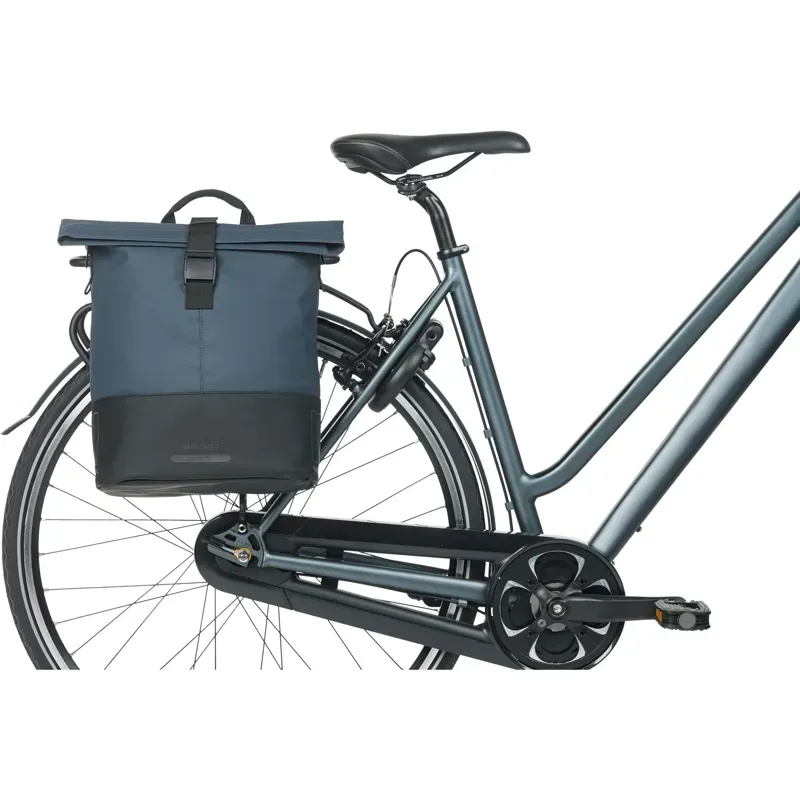 Basil Cove 14-16 Litre Shopper Pannier bag In Navy/Black-5