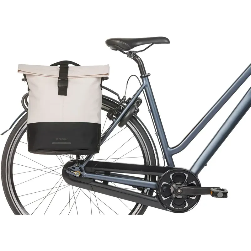 Basil Cove 14-16 litre MIK Hook Shopper in Off-White/Black-5