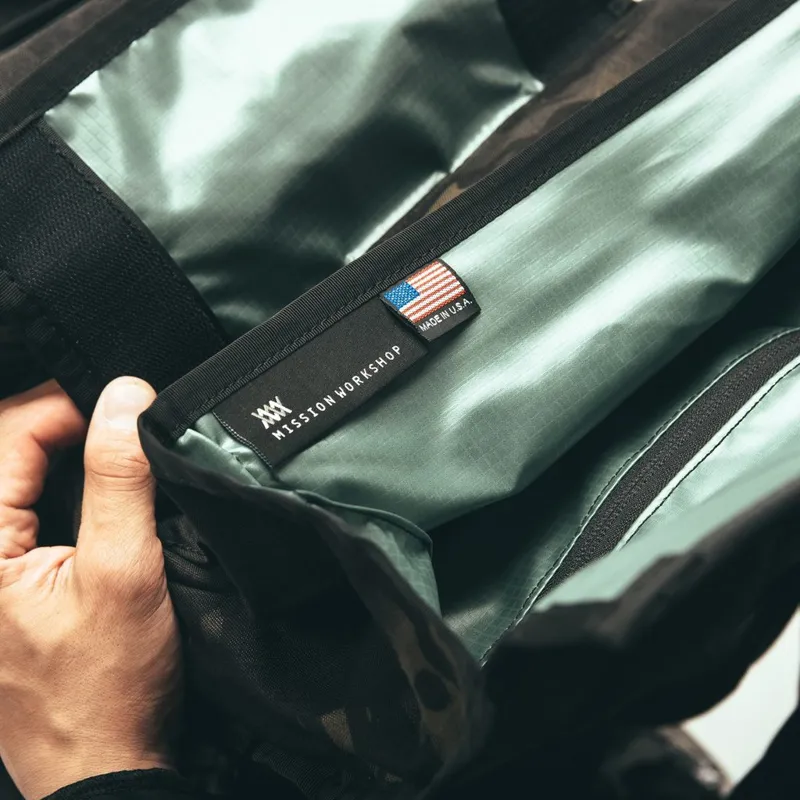 Mission Workshop R6 - 20L Backpack in HT500 Black-1