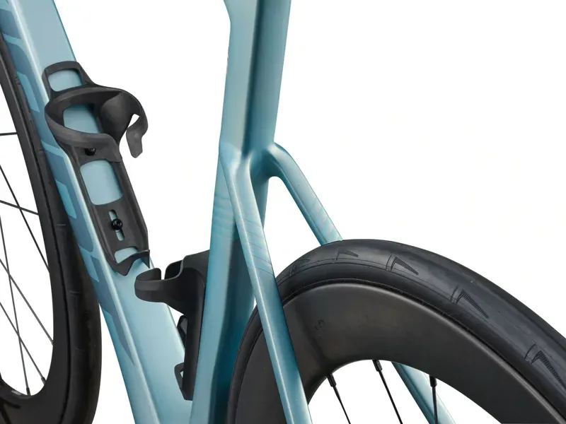 Giant Propel Advanced Pro 1 Di2 Aero Road Bike in Cryo Silver-3