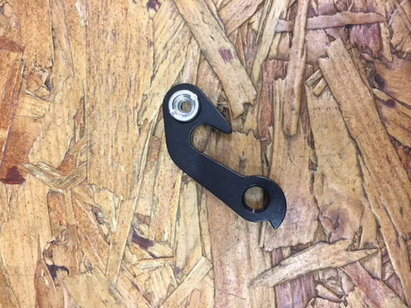 Birdy Mech Hanger post-2016 Alloy Black-1