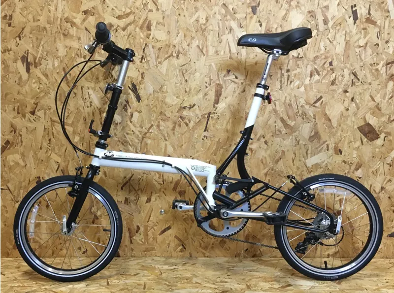 Bike Friday Tikit Medium in White - Ex Display-4