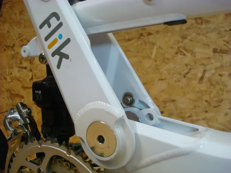 Jango Flik V9 White Ex Display-4