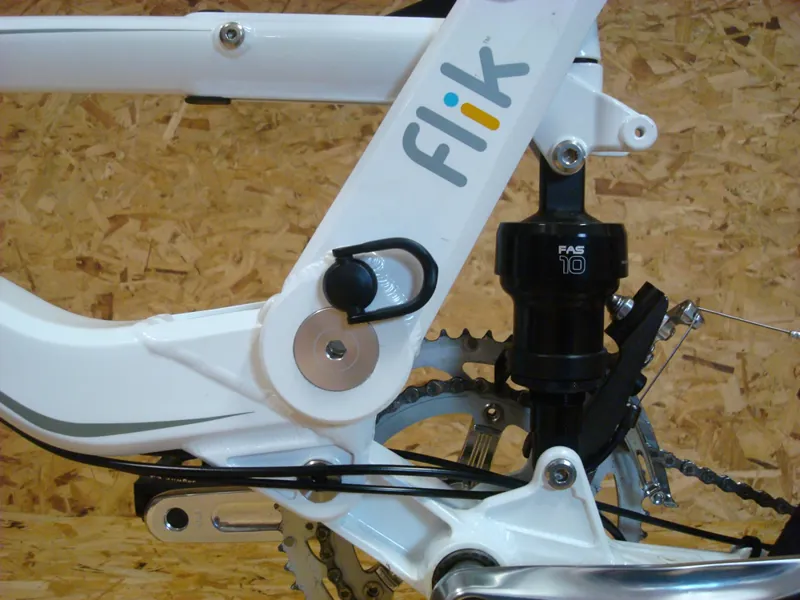 Jango Flik V9 White Ex Display-6