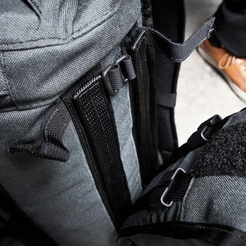 Mission Workshop R6 - 40L Field Pack Cordura Black-10