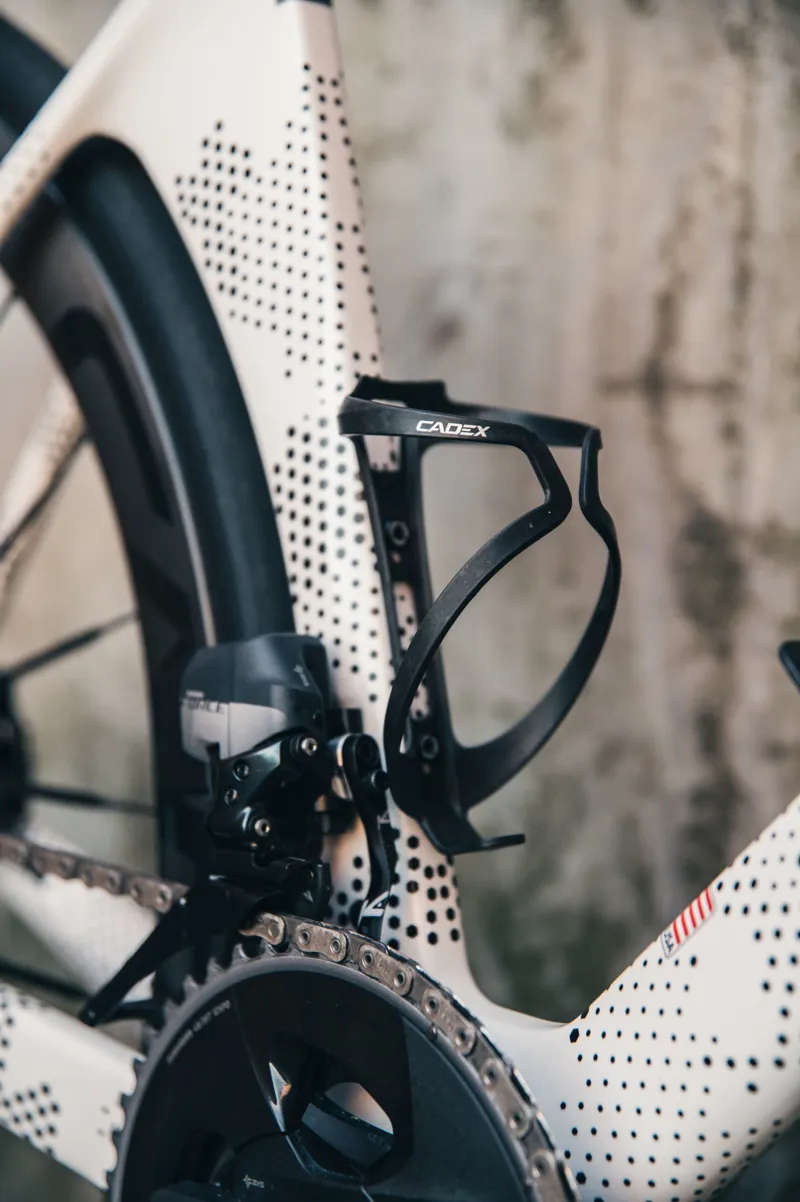 Cadex Carbon Water Bottle Cage -4