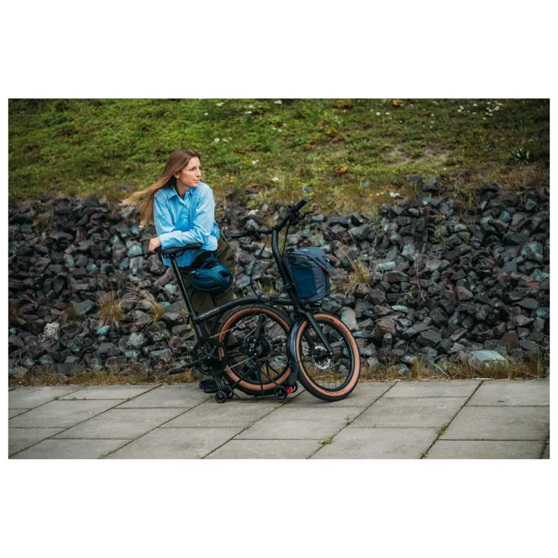 Brompton Electric G-Line with SuperRoll+ 4 speed in Space Black-5