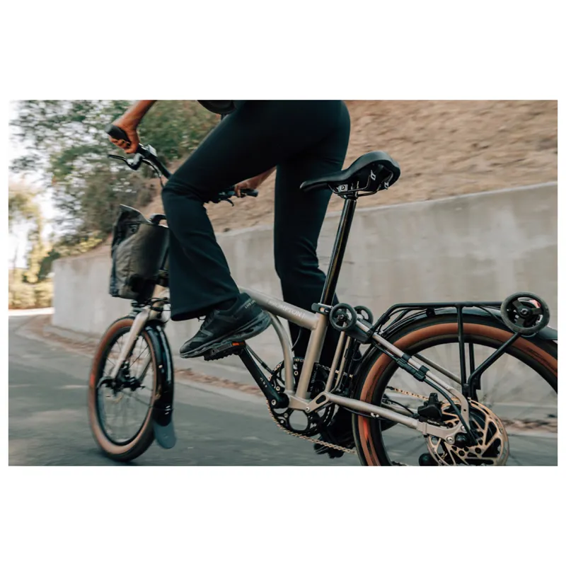 Brompton Electric G-Line with SuperRoll+ 4 speed in Traildust White-5