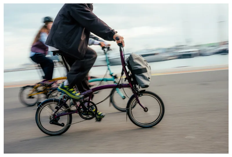 Brompton C-Line 12 Speed Urban Mid Bar M12L in Amethyst Lacquer-2
