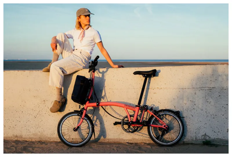 Brompton C-Line 12 Speed Urban Mid Bar M12L in Flamingo Pink-8