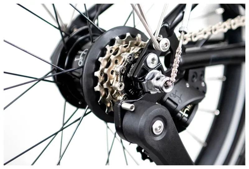 Brompton C-Line 12 Speed Urban Mid Bar M12L in Racing Green-4