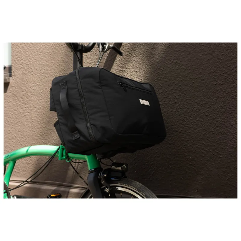 Brompton Electric Backpack Medium in Black-12
