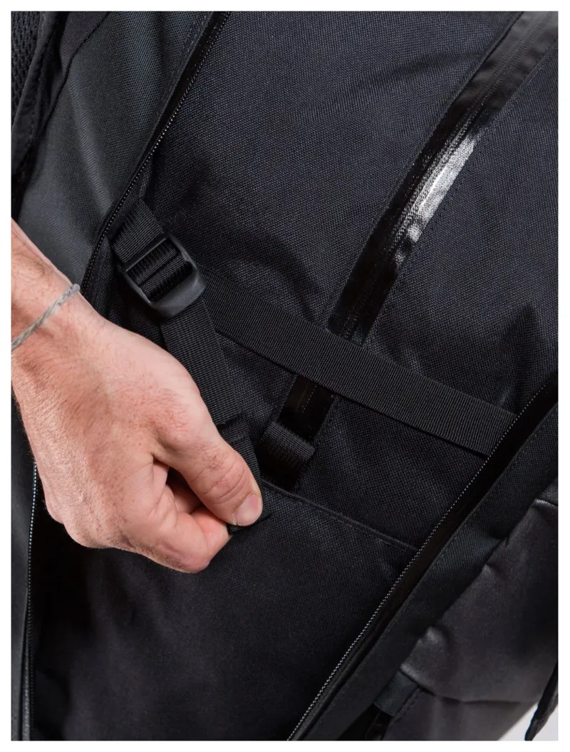 Mission Workshop Vandal Expanding Cargo Pack - HT500 in Grey-1