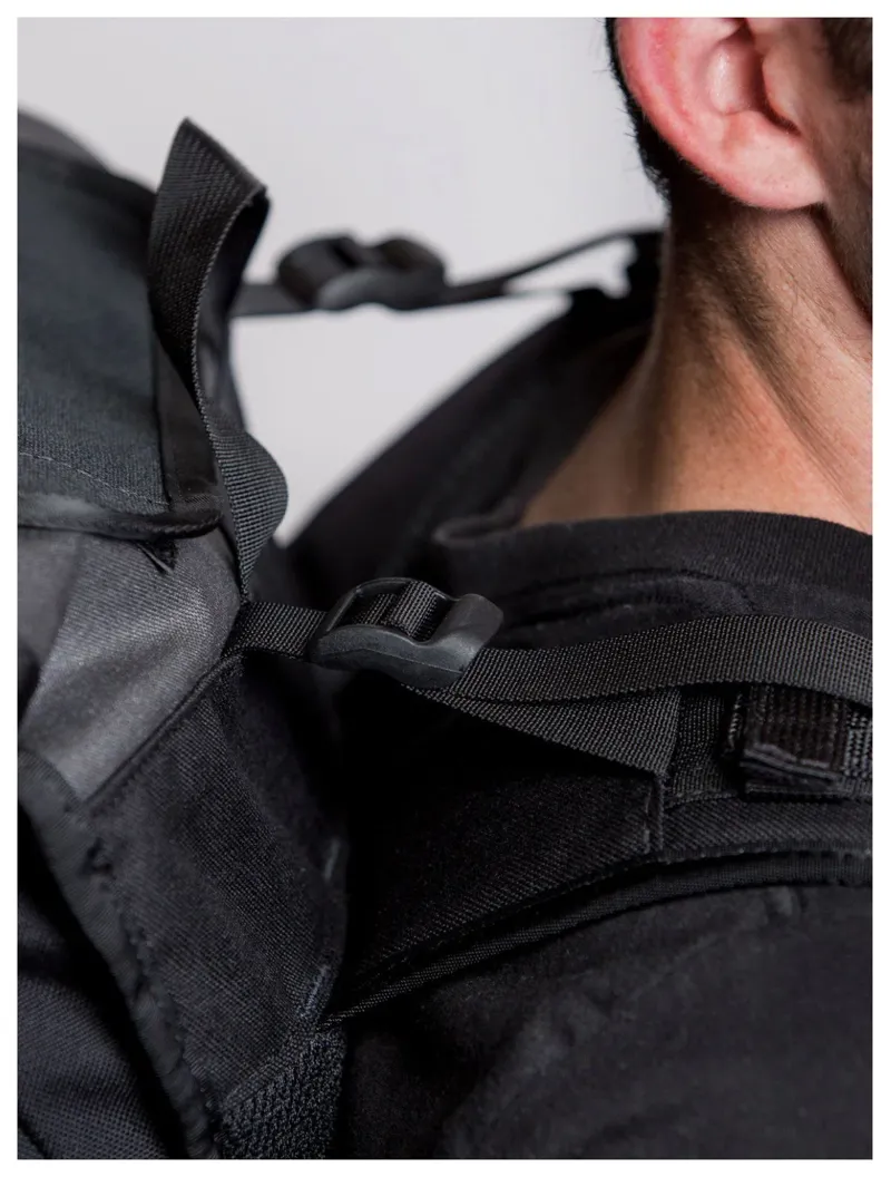 Mission Workshop Vandal Expanding Cargo Pack - HT500 in Grey-2