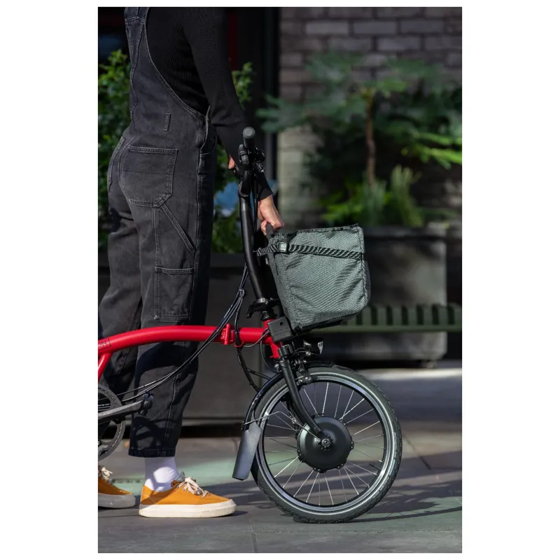 Brompton Electric Basket Bag in Dark Grey-8