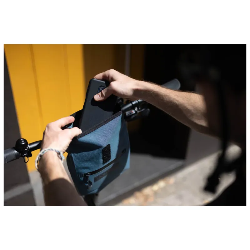 Brompton Waterproof Pouch Handlebar Bag in Cobalt-4