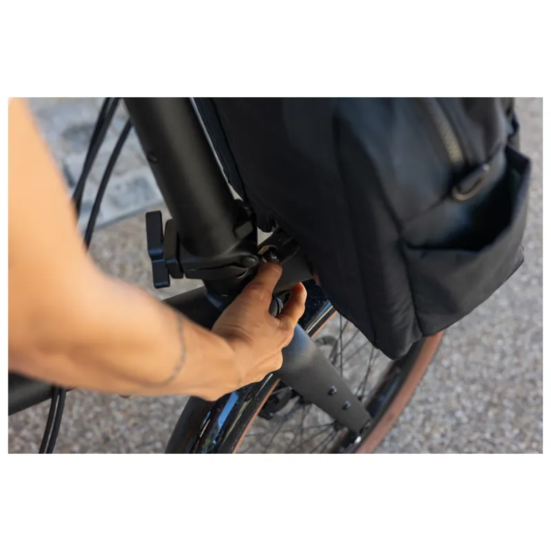 Brompton Tote Bag Small in Black-13