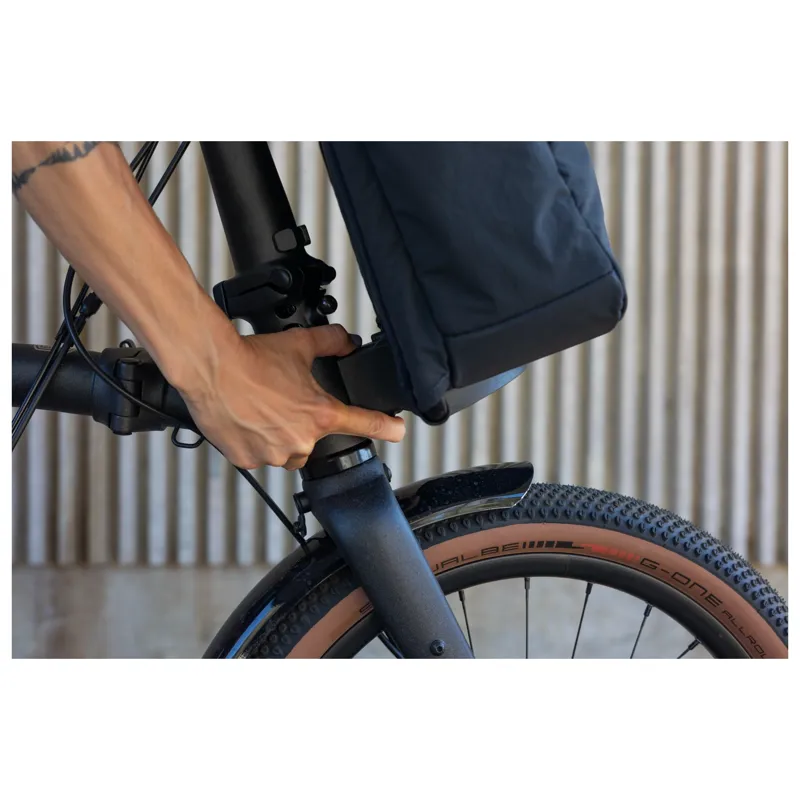 Brompton Tote Bag Small in Black-12