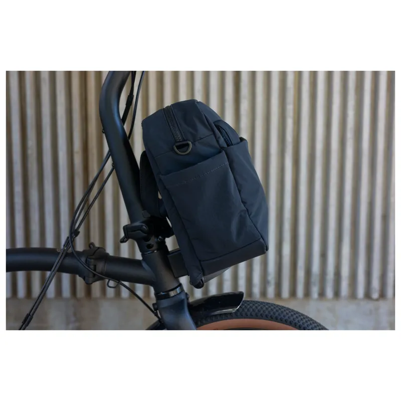 Brompton Tote Bag Small in Black-8