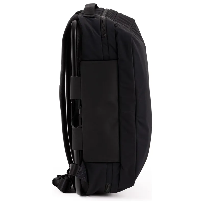 Brompton Backpack Medium Pannier Bag in Black-7