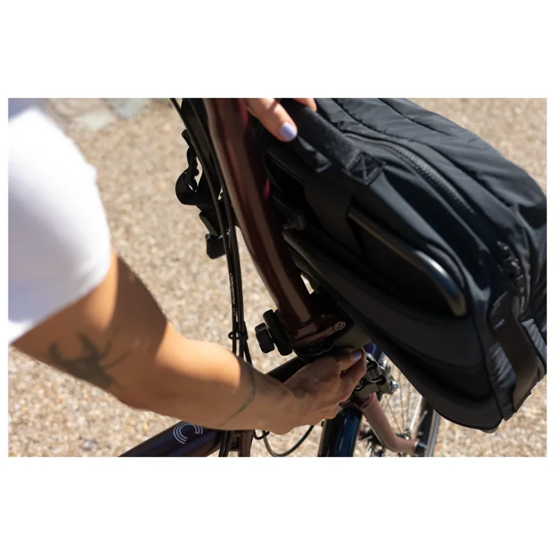Brompton Backpack Medium Pannier Bag in Black-13