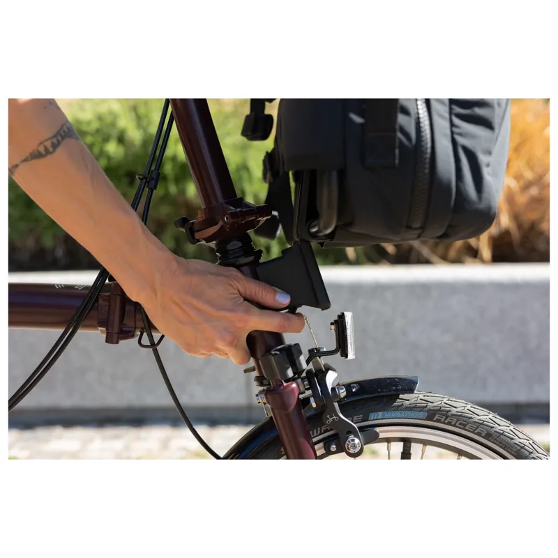 Brompton Backpack Medium Pannier Bag in Black-12