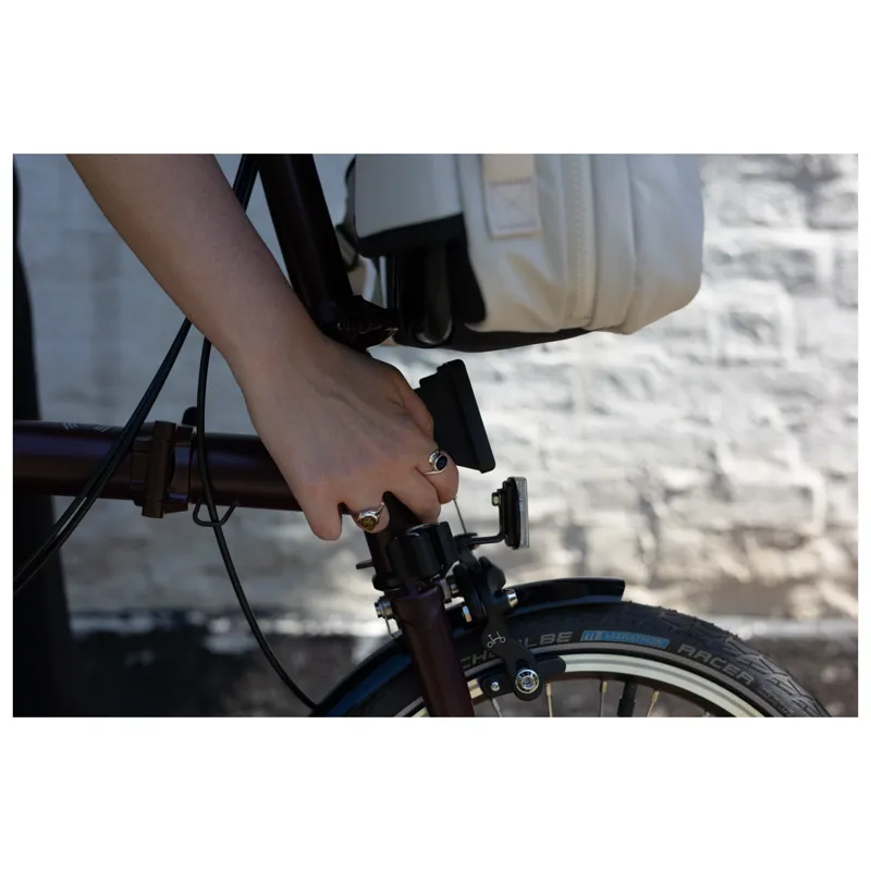 Brompton Backpack Medium Pannier Bag in Ivory-12