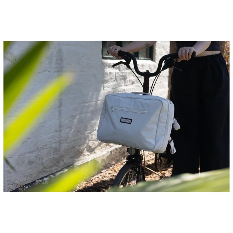 Brompton Backpack Medium Pannier Bag in Ivory-11