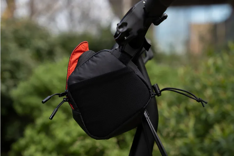 Brompton Bar Bag in Anthracite-8