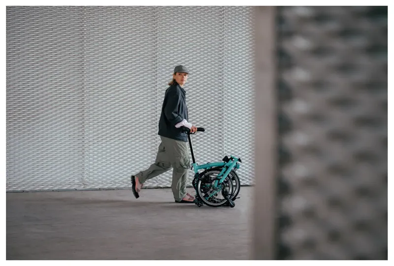 Brompton C-Line 12-speed folding bike in Turkish Green with LED Lights-7