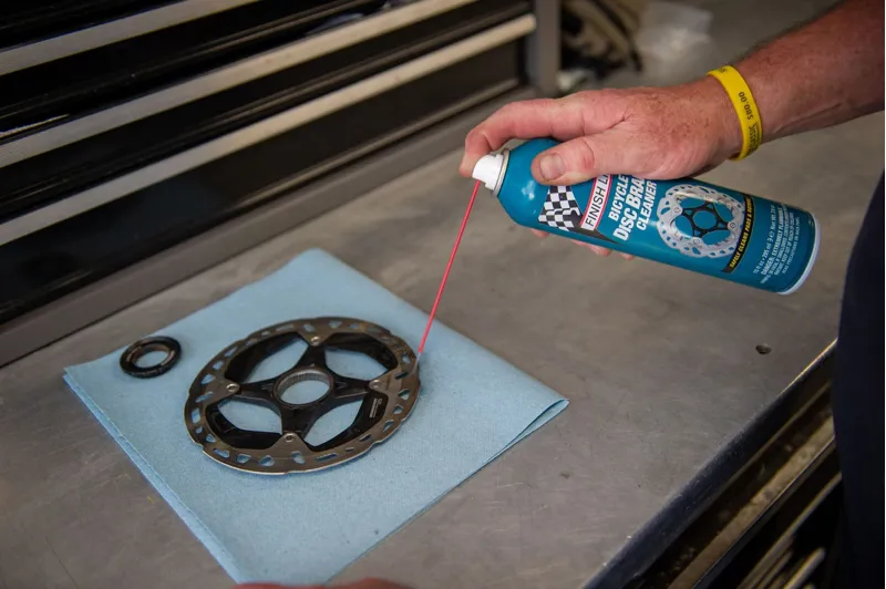 Finish Line Disc Brake Cleaner Aerosol 360 ml-1