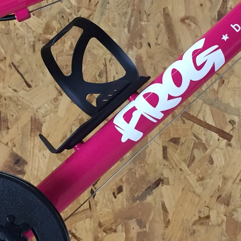 Frog clearance bottle cage