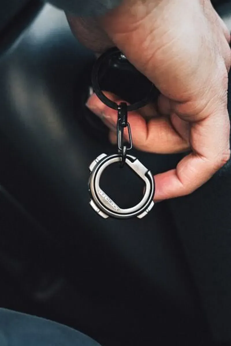 Quad Lock V2 Phone Ring/Stand in Black-2